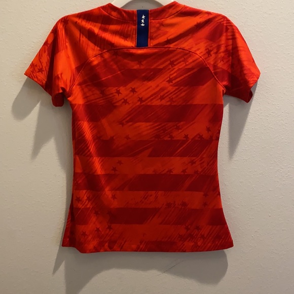 Women’s USA soccer jersey- Nike - Picture 3 of 5